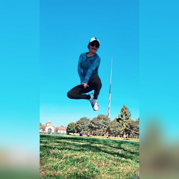 Meet your Posher, Aida - Picture 3 of 7